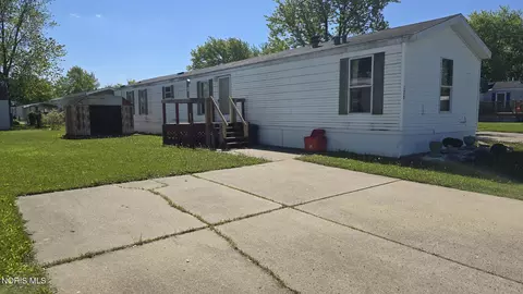 128 Bradford Ave, Napoleon, OH 43545