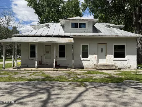 22585 2nd St, Defiance, OH 43512
