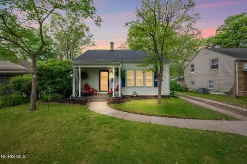 3233 Van Fleet Pkwy, Toledo, OH 43615