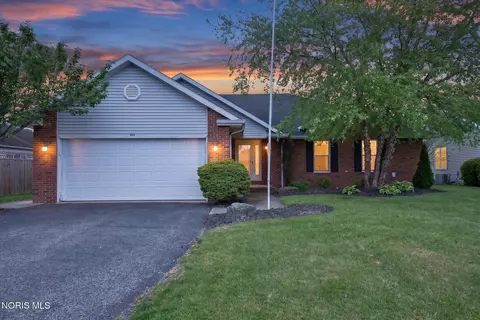 804 Hunters Creek Dr, Findlay, OH 45840
