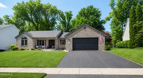 7424 Country Meadow Ct, Sylvania, OH 43560