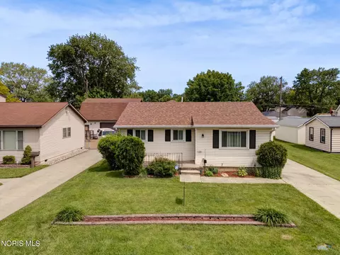 1906 Newport Ave, Toledo, OH 43613