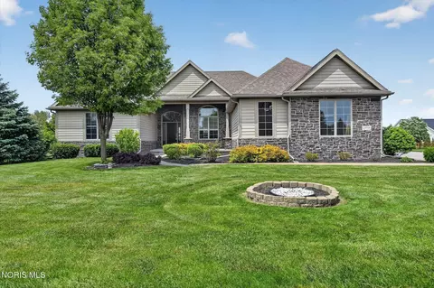 2998 Stonegate Dr, Maumee, OH 43537