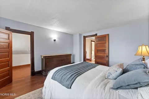 Bedroom - 211 E Perry St, Walbridge, OH 43465 photo 2 of 8