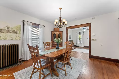 Dining - 211 E Perry St, Walbridge, OH 43465 photo 2 of 3