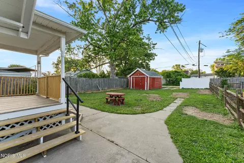 Exterior - 211 E Perry St, Walbridge, OH 43465 photo 6 of 10