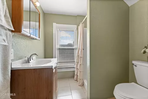 Bath - 211 E Perry St, Walbridge, OH 43465 photo 3 of 3