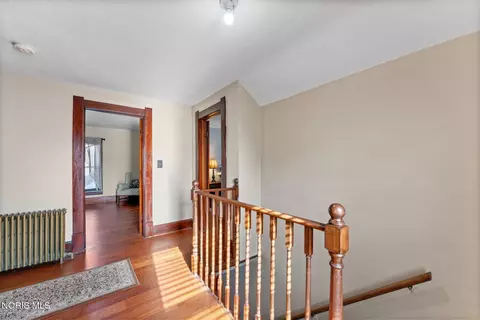 Entry Way - 211 E Perry St, Walbridge, OH 43465 photo 2 of 3
