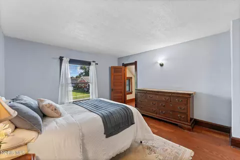 Bedroom - 211 E Perry St, Walbridge, OH 43465 photo 3 of 8