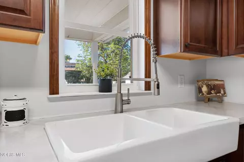 Kitchen - 211 E Perry St, Walbridge, OH 43465 photo 2 of 4