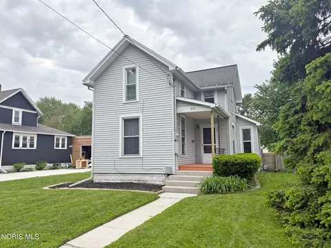 310 Buttonwood Ave, Bowling Green, OH 43402