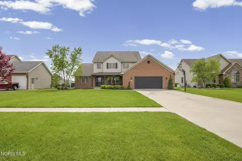 16211 Forest Lake Dr, Findlay, OH 45840