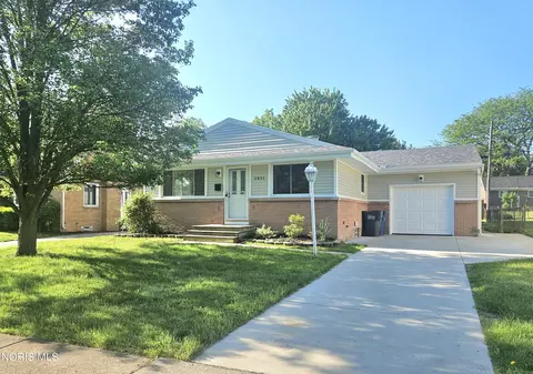 2831 E Glenn St, Toledo, OH 43613
