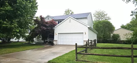 4116 Meadow Green Dr, Sylvania, OH 43560