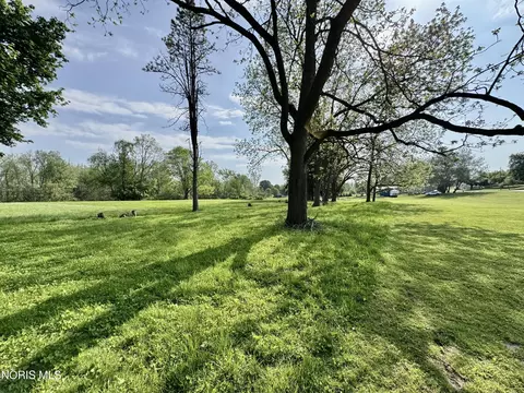 307 S Maple St, Fayette, OH 43521 photo 12