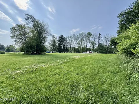 307 S Maple St, Fayette, OH 43521 photo 8