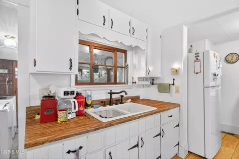 Kitchen - 250 W Patterson St, Dunkirk, OH 45836 photo 6 of 8