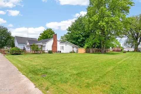 Exterior - 250 W Patterson St, Dunkirk, OH 45836 photo 12 of 13