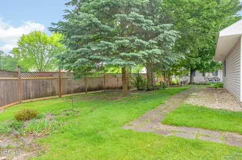 Exterior - 250 W Patterson St, Dunkirk, OH 45836 photo 8 of 13