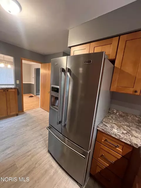 Kitchen - 2539 Castleton Ave, Toledo, OH 43613 photo 4 of 4