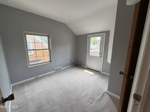 Bedroom - 2539 Castleton Ave, Toledo, OH 43613 photo 3 of 6