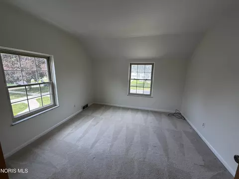 Bedroom - 2539 Castleton Ave, Toledo, OH 43613 photo 1 of 6