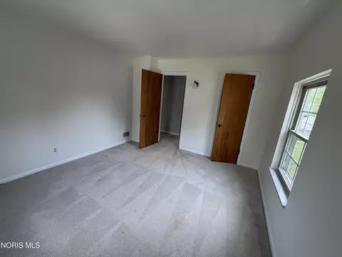 Bedroom - 2539 Castleton Ave, Toledo, OH 43613 photo 2 of 6