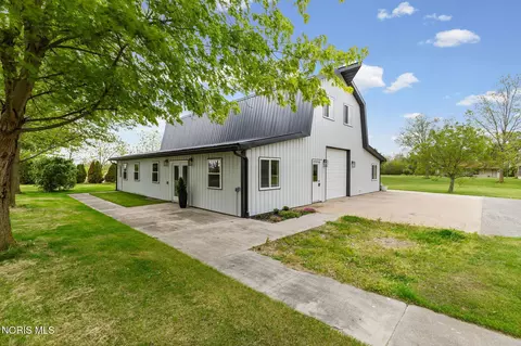 5905 Ohio St, Berkey, OH 43504