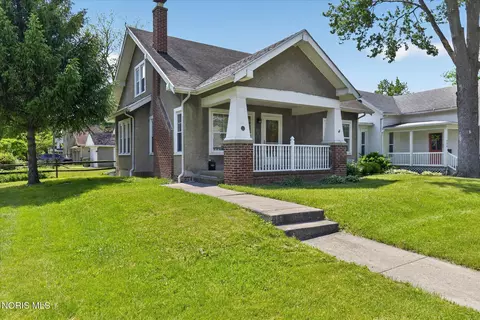 326 E Dudley St, Maumee, OH 43537