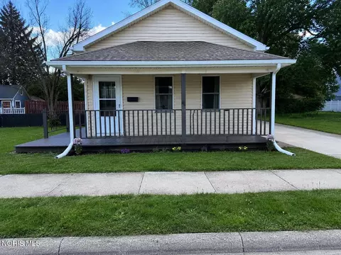 2716 122nd St, Toledo, OH 43611