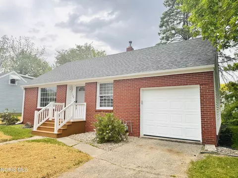 127 Elm Dr, Bryan, OH 43506