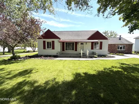 210 School St, Luckey, OH 43443