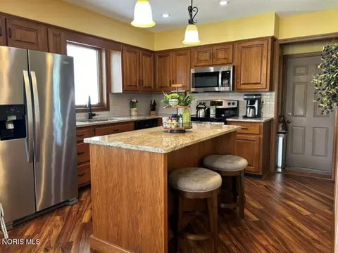 Kitchen - 911 Cardinal Dr, Bryan, OH 43506 photo 2 of 3