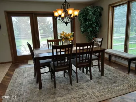Dining - 911 Cardinal Dr, Bryan, OH 43506 photo 1 of 3