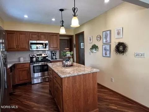 Kitchen - 911 Cardinal Dr, Bryan, OH 43506 photo 1 of 3
