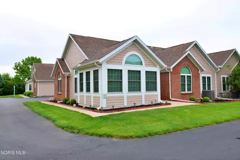58 Summerfield Blvd, Bowling Green, OH 43402