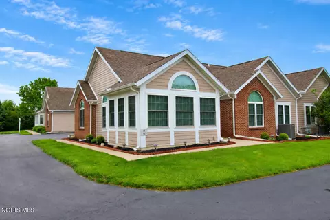 58 Summerfield Blvd, Bowling Green, OH 43402