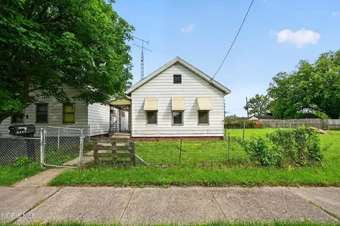 2938 Chase St, Toledo, OH 43611