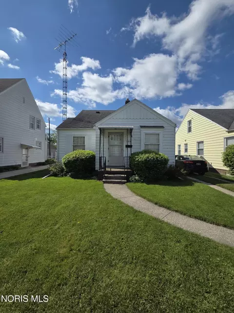 909 Southover Rd, Toledo, OH 43612