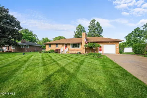 1820 Reva Dr, Northwood, OH 43619