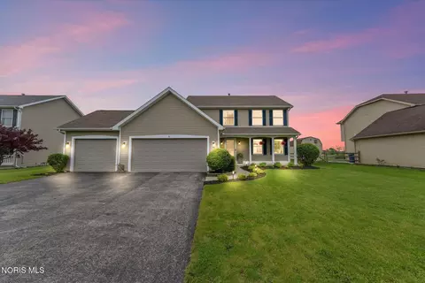 1607 Horseshoe Bend Dr, Perrysburg, OH 43551
