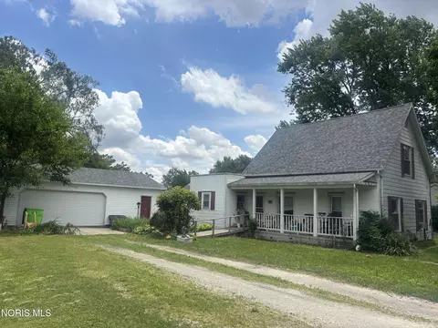 147 N Stahl St, Bradner, OH 43406