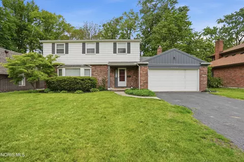6926 Fredericksburg Dr, Sylvania, OH 43560