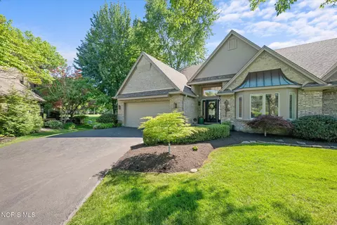 8626 Quail Hollow Ct, Holland, OH 43528
