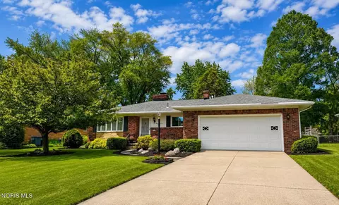 5855 Holly Glenn Dr, Toledo, OH 43612
