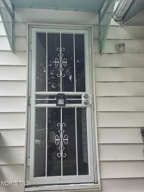 1628 Lebanon St, Toledo, OH 43605