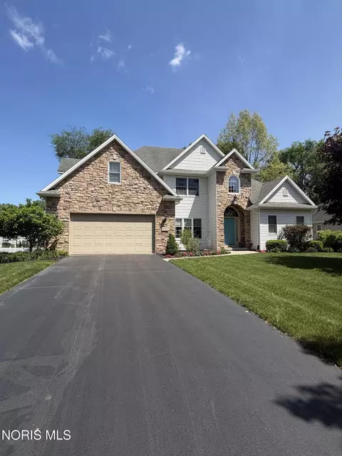 1019 Hialea Ct, Holland, OH 43528