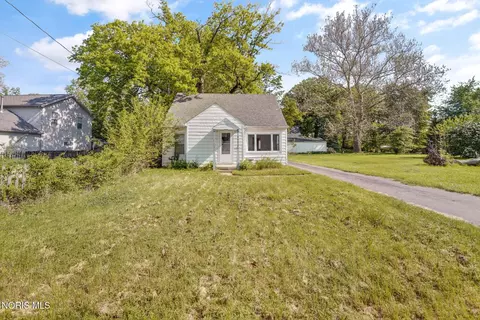 5012 Ancil Rd, Toledo, OH 43615