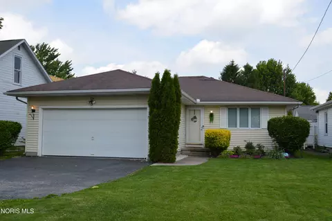 324 W Yates Ave, Findlay, OH 45840