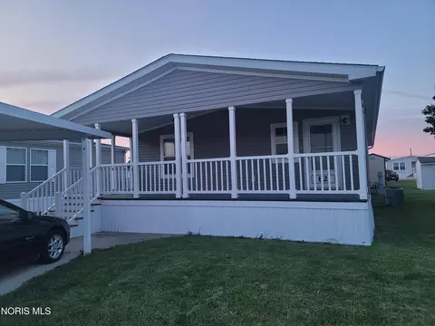 30630 Drouillard Rd #82, Walbridge, OH 43465